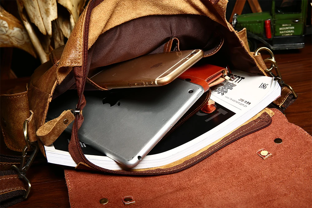8758--Cow Leather Men Messenger Bag_01 (28)