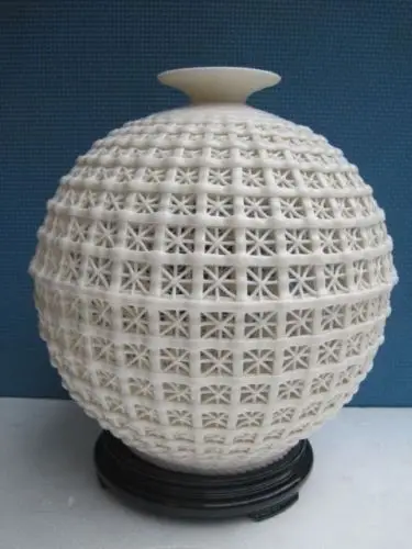 

9.45 inch /China decorative handmade porcelain carving hollow out a large vase
