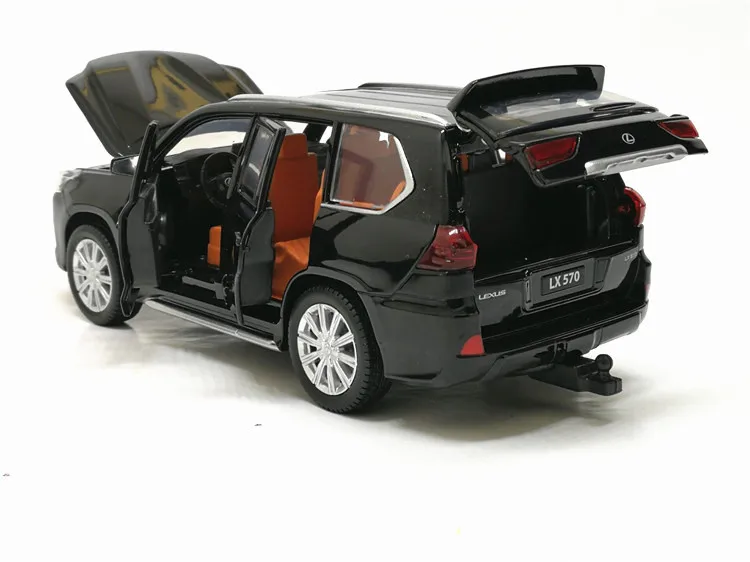 Goedkoop 132 Lexus570 Legering Auto Pull Back Auto Model Diecast Metalen Speelgoed Voertuigen met Geluid Licht 6 Open Deuren voor Kids gift Gratis Verzending