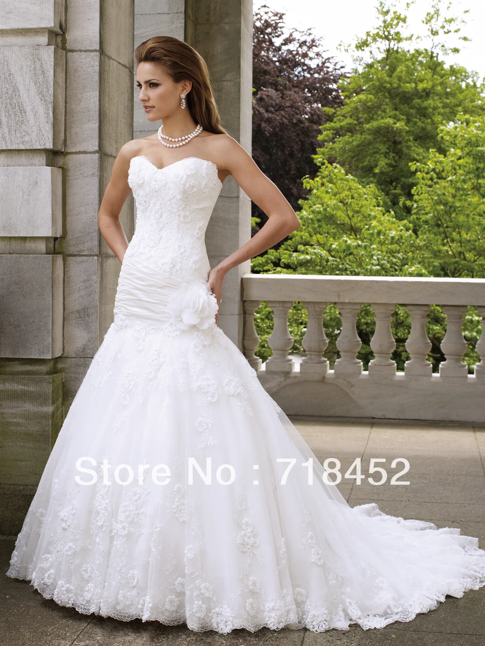 2013 New Fashion Lace Wedding Dress A line D221-in Wedding Dresses from