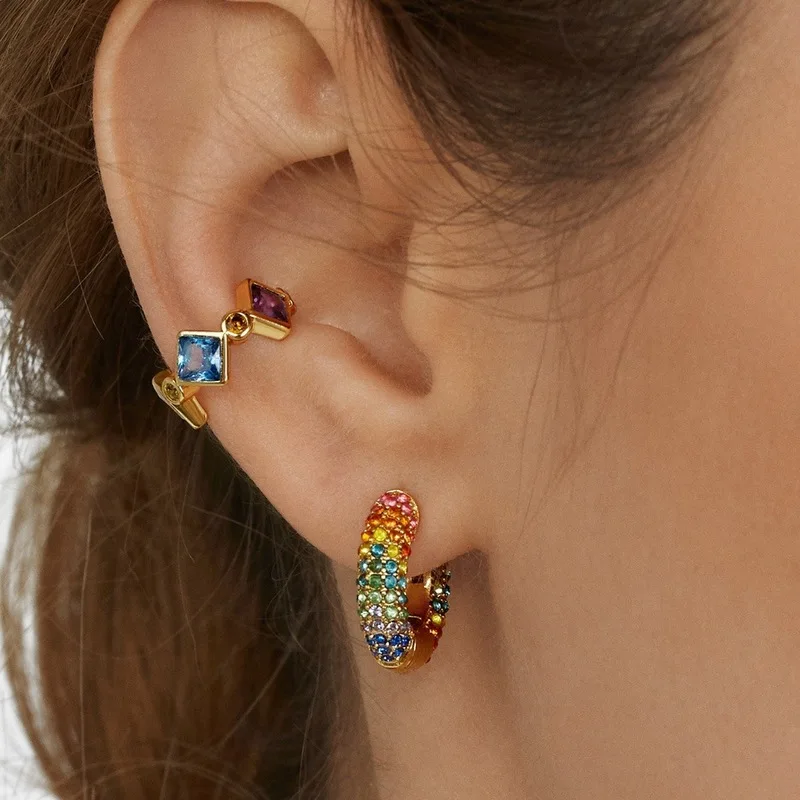 

2019 New Stud Micro Pave Cz Circle Earrings With Blue Red Stone Mix Rainbow Gold Girl Geometric Earring Women Jewelry Classic