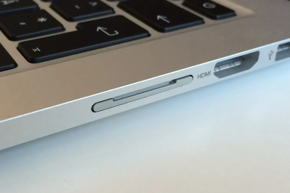 Алюминиевый считыватель карт MicroSD для Apple MacBook Pro retina 1" A1398 2013- Nifty Minidrive серебристый