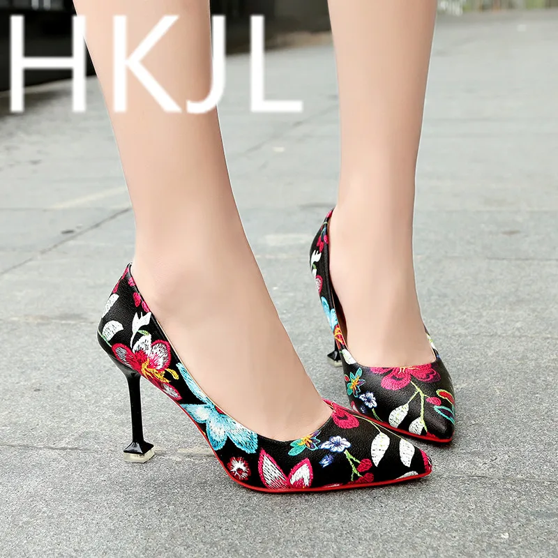 

HKJL Spring 2019 new Korean version of the thin air show shoes flower head print fashion yuan single shoes thin heel heels A438