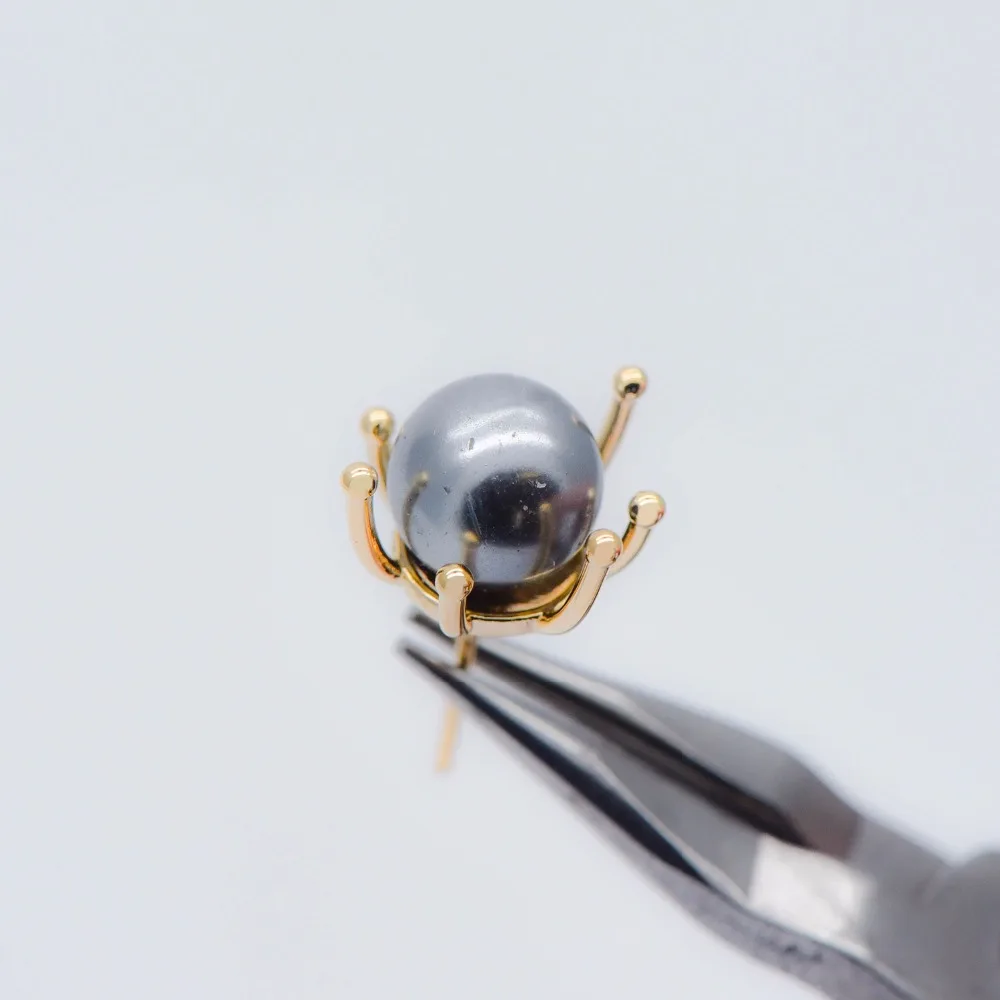 

10pcs Gold plated Brass Ear Posts, Flower Stud Earrings, Fit 8-10mm Pearls (GB-529)