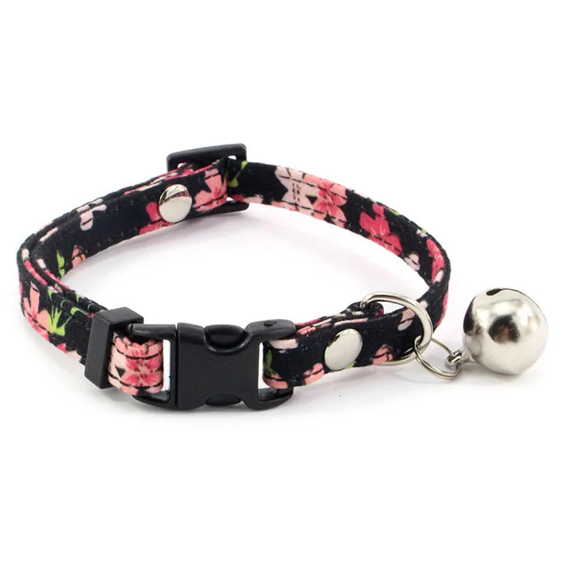 Цветочный ошейник для маленьких собак с колокольчиком модный ошейник для щенков кошек Женские аксессуары для собак продукция для питомцев - Цвет: Black And Sakura
