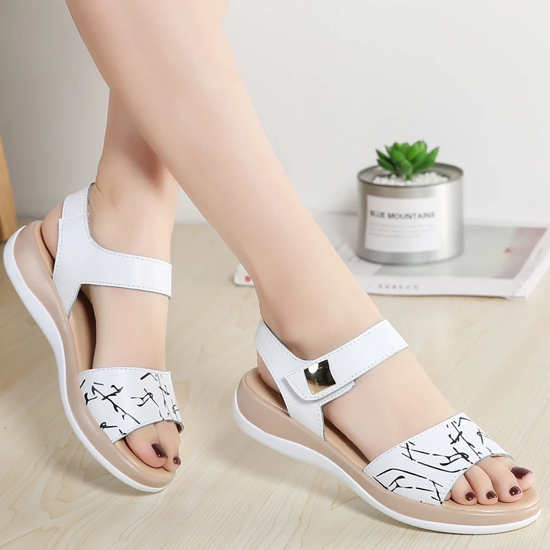 

Women Flat Sandals Genuine Split Leather Beach Ankle Strap Hook Loop Gladiator Flip Flops Ladies Shoes Zapatos De Mujer 1803W