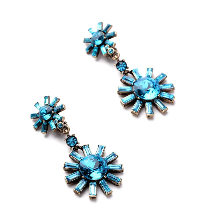 

Best Selling Wholesale Retail Sparkling Clearly Set Crystal Blooming Flowers Wedding Earrings