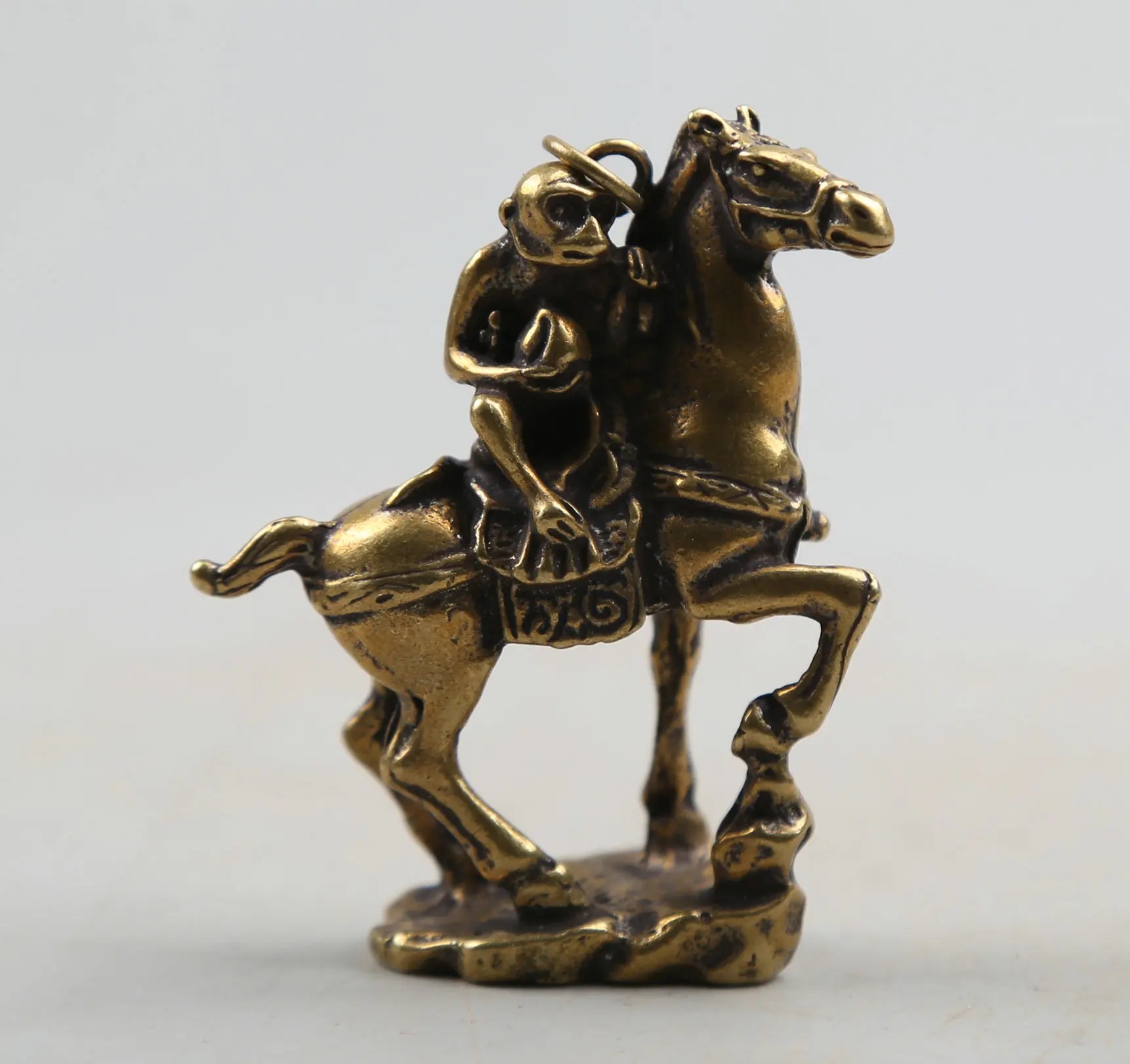 

59MM/2.3" Collection Curio Rare Chinese Fengshui Bronze Exquisite Animal 12 Zodiac Year Monkey Ride Horse Pendant Statuary 73g