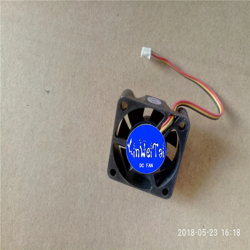

Вентилятор охлаждения для компьютера EC3010L12EA 12V EC3010M05S 5V