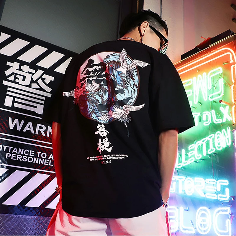 

April MOMO 2019 Japanese Harajuku funny t shirts Men Hip Hop Streetwear Summer Printing Japan Style T shirts Men And Women