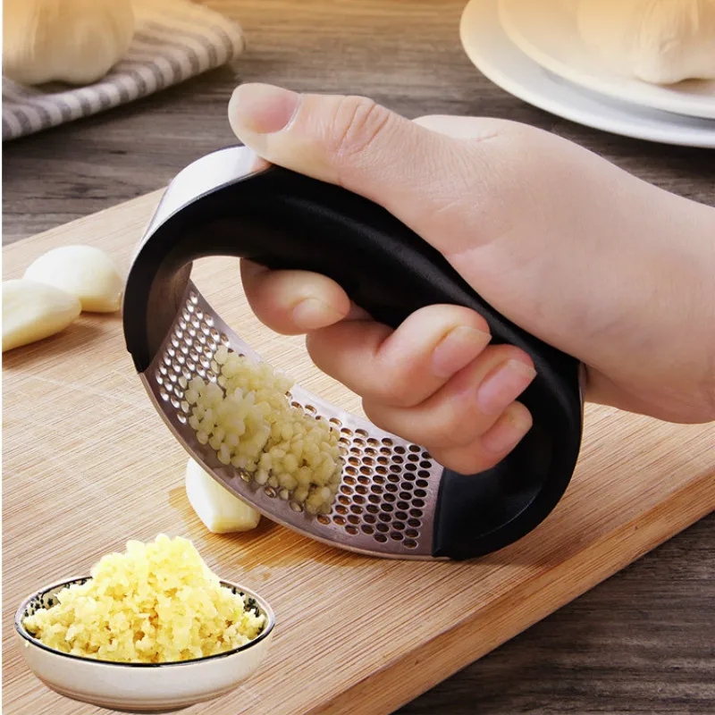 

Stainless Steel Garlic Presses Manual Garlic Mincer Chopping Garlic Tools Curve Fruit Vegetable Tools Kitchen Gadgets