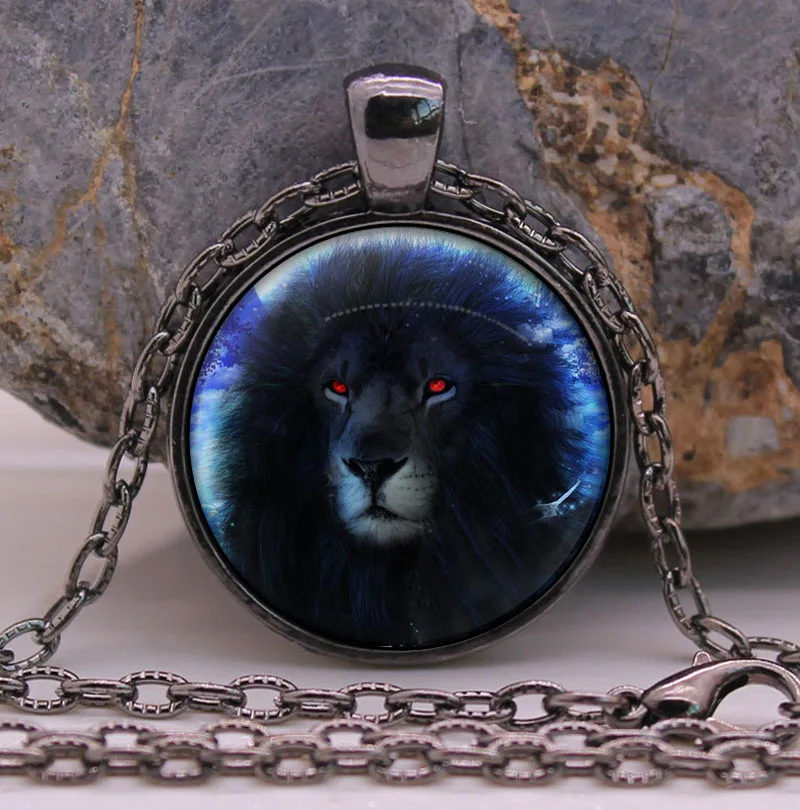 

2016 black Lion King Necklace Pendant gifts glass The Secret of Moonacre The lion Simba Necklace Pendant Gift X173