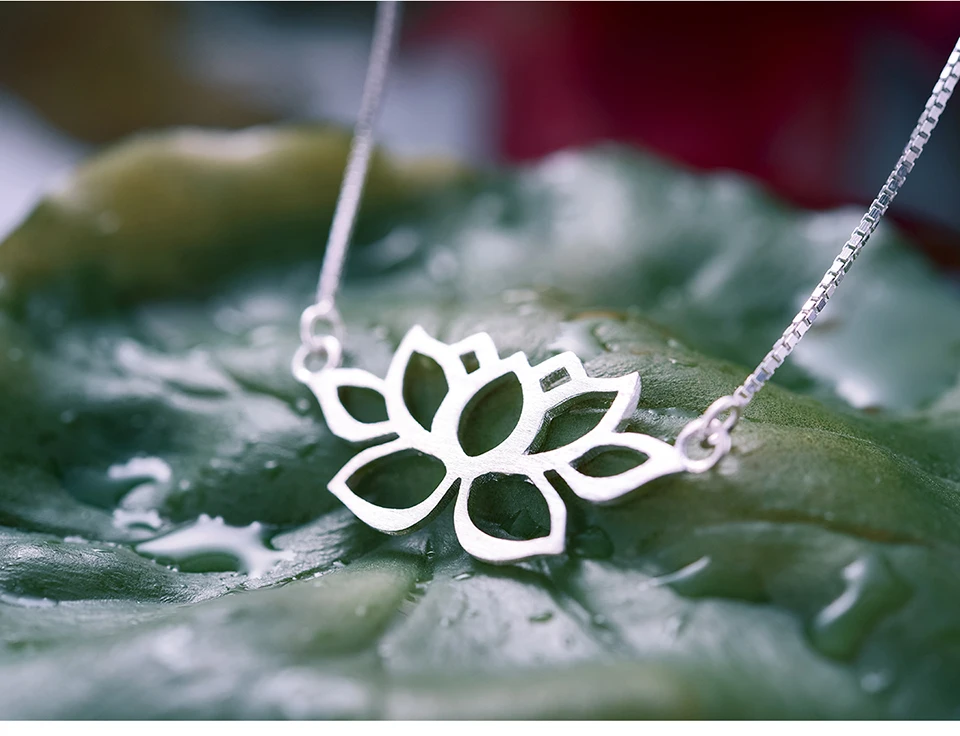 LFJF0022-Hollow-Out-Lotus-Necklace_05