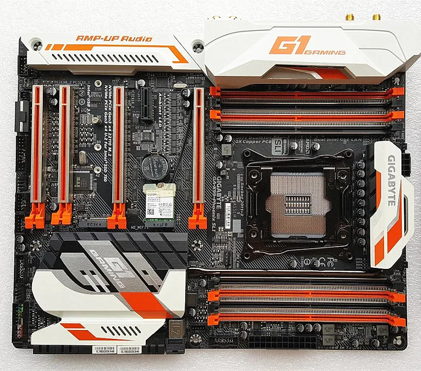 Для Gigabyte GA-X99-PHOENIX SLI используется материнская плата X99-PHOENIX SLI X99 разъем LGA 2011 V3 DDR4 USB3.0 SATA3 PCI-E3.0