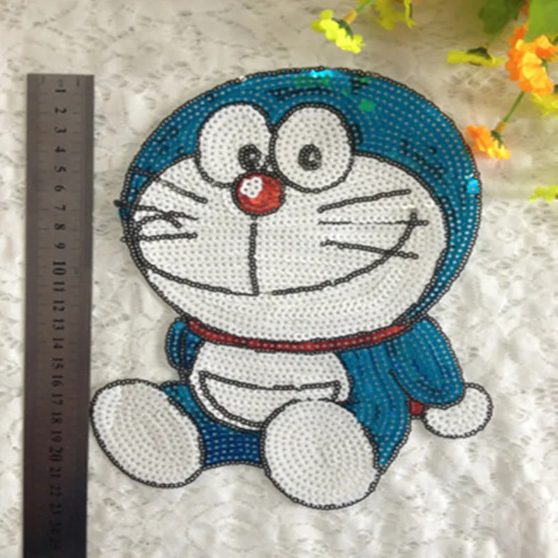 Вышитое наплавляемое железо на заплатка для одежды мультфильм Doraemon блестки справиться с одеждой DIY Образец аппликации железо