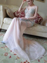 Hellrosa Prom Kleider Lange 2017 V Ausschnitt Perlen Mermaid sehen Throuth Bodenlangen Sexy Abendgesellschaft Kleider Plus Größe 12161356