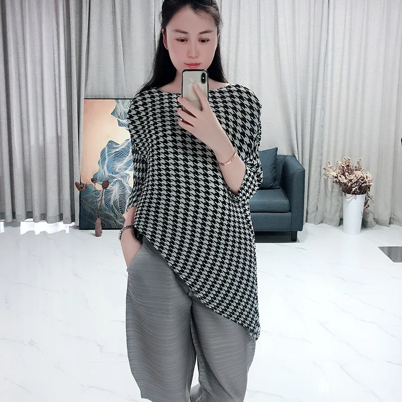 

Wrinkles summer new loose big code thin 7 points sleeve top women's wear MIYAKE tshirt