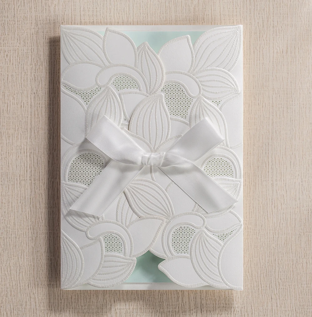 

Laser Cut Wedding Invitations Card White Flowers Butterfly Birthday Cards Wedding Favors with Envelope and Seals CW5176