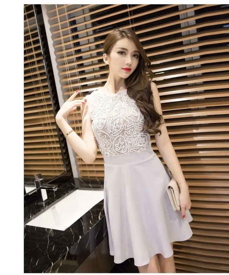 2018 Korean version of the word Three-dimensional shoulder strap dress lace dress Ornamental engraving A word BALL OWN Dress