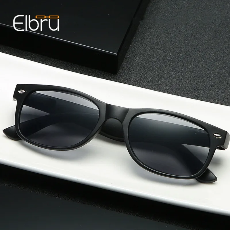 

Elbru Classic Reading Glasses Grey Lens Fashion Men and Women Spring Hinge Plastic Presbyopia Glasses Outdoor fishing sunglasses