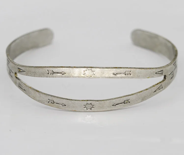 

QIAMNI Wholesale Unique Silver Ancient Tribal Hero the Arrow Friendship Bracelets for Women and Girls