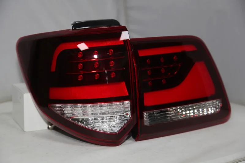 12-14年 新款Fortuner 红白尾灯 YZ (9)