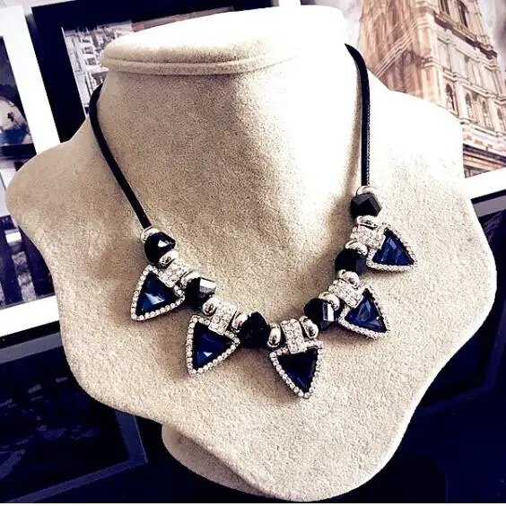 

2017 New Styles Fashion Jewelry Navy Blue White Crystal Shiny Statement Flowers Maxi Necklace For Women Christmas Gifts