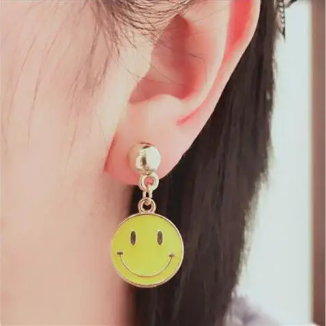 

ED 0798 2019 new fashion round yellow happy earrings cute funny emoji smiley earrings female jewelry accessories factory direct