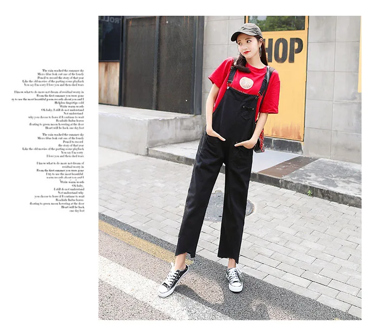 Stylish suspender jeans. College style, casual denim pants. (4)