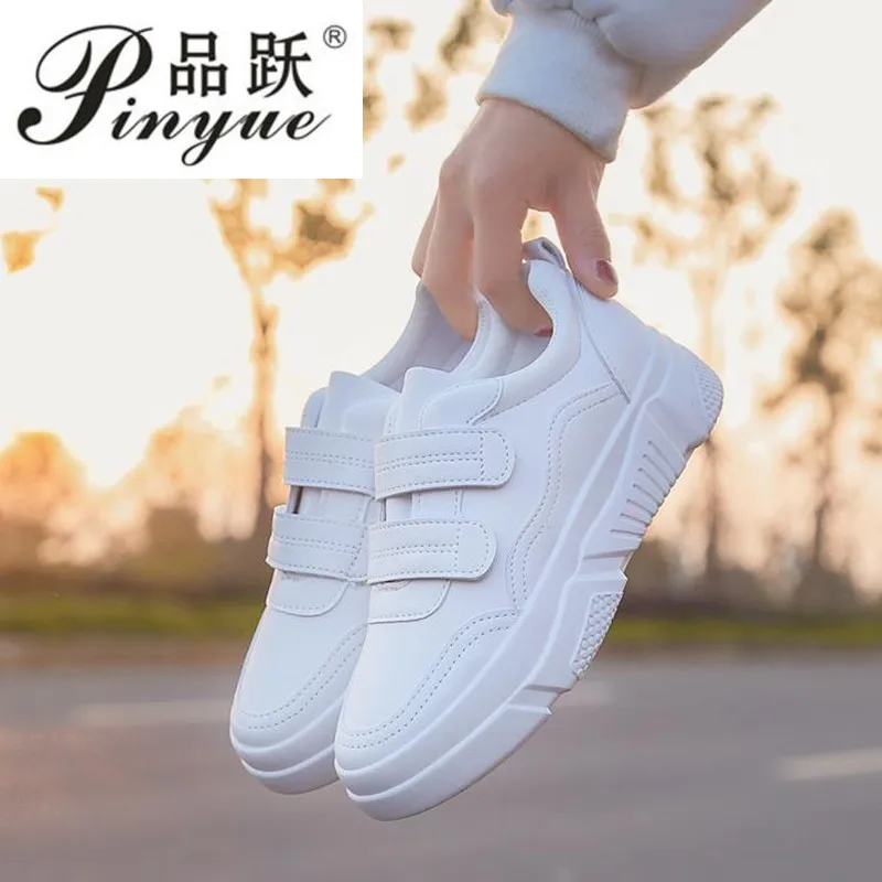 

White Shoes Sneakers Woman Autumn 2019 New Female Lazy Shoes Hook Loop Flats Student Daily Wear Sneakes The price is cheap