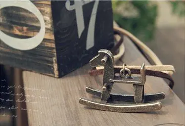 

2013 New Arrival Hot Selling Retro Style Little Rocking Horse Pendant Necklace N191
