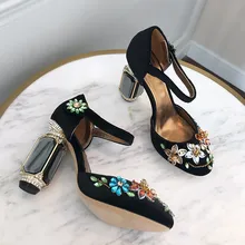 High quality rhinestone high heeled pumps shoes Women's retro embroidered crystal velvet high heels wedding shoes EU34-41 BY650 High quality rhinestone high heeled pumps shoes Women's retro embroidered crystal velvet high heels wedding shoes EU34-41 BY650