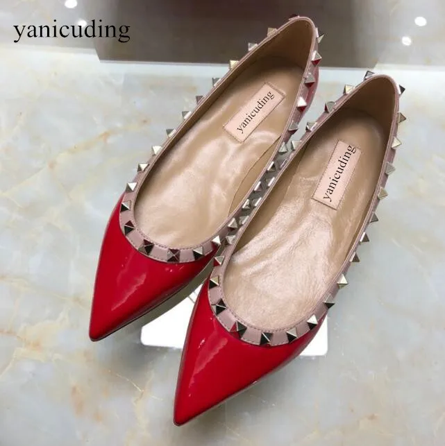 

2019 Hot European Design Shallow Patent/Matte Leather Women Flats Pointed Toe Multi-colors Rivets Studded Flat Casual Shoe Femme