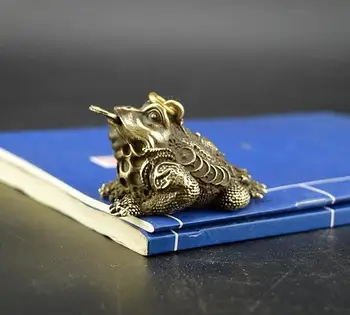 

China's archaize brass Three-legged golden toad Small statue