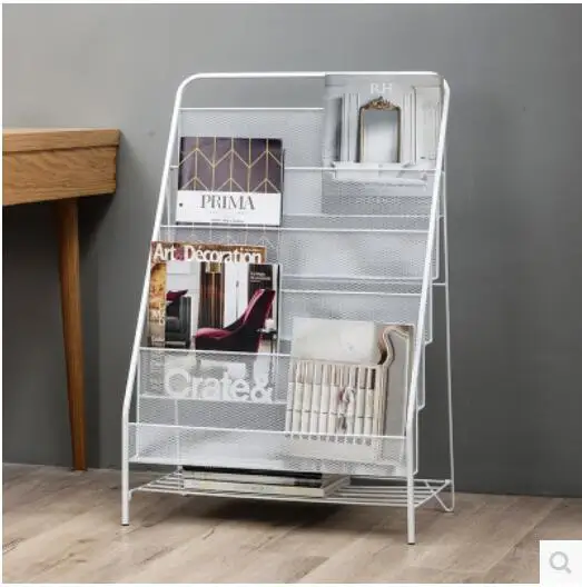 Contracted iron art living room to be landed in a magazine