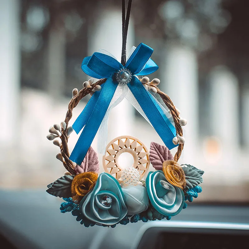 

Garland Female Car Hanging Ornaments Hand Knitting Feather Home Decorations GHS99