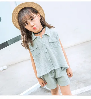 

2018 Summer New Girls Solid Color Single-breasted Lapel Sleeveless Top Casual Shorts Two-piece Children's Set