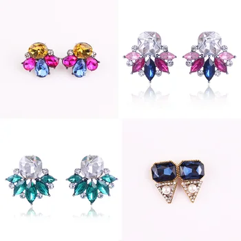 

LUBOV Beautiful Multiple Colors Crystal Flower Stud Earrings Rhinestone Colorful Crystal Piercing Earrings Women Christmas Party