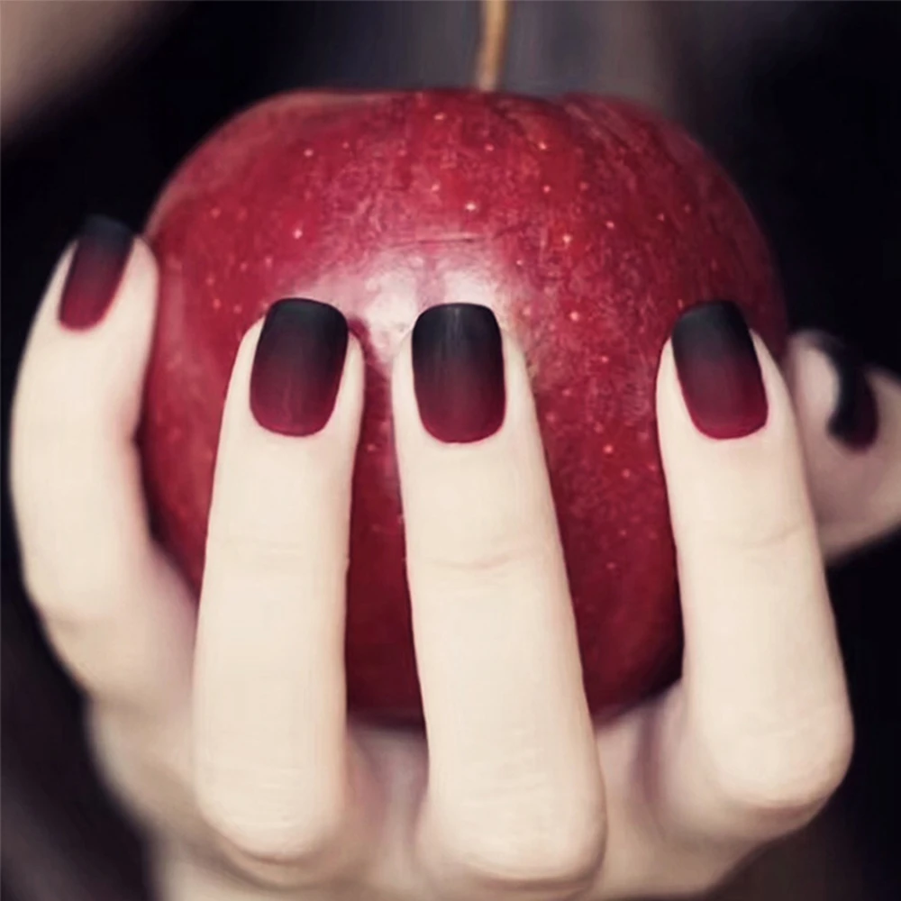 Ongles Rouge Et Noir Dégradé 24 pièces/ensemble noir rouge dégradé couleur faux ongles conception courte  filles en plastique Nail Art conseils complet fini mat faux ongles avec de  la colle | AliExpress