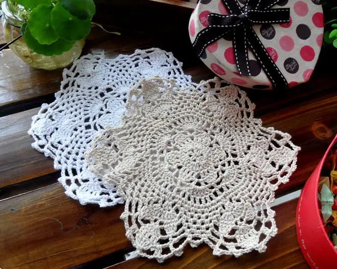 

New Round 25cm lace cotton hollow drining table pad placemat crochet Christmas coaster for cup mug kitchen tableware mat