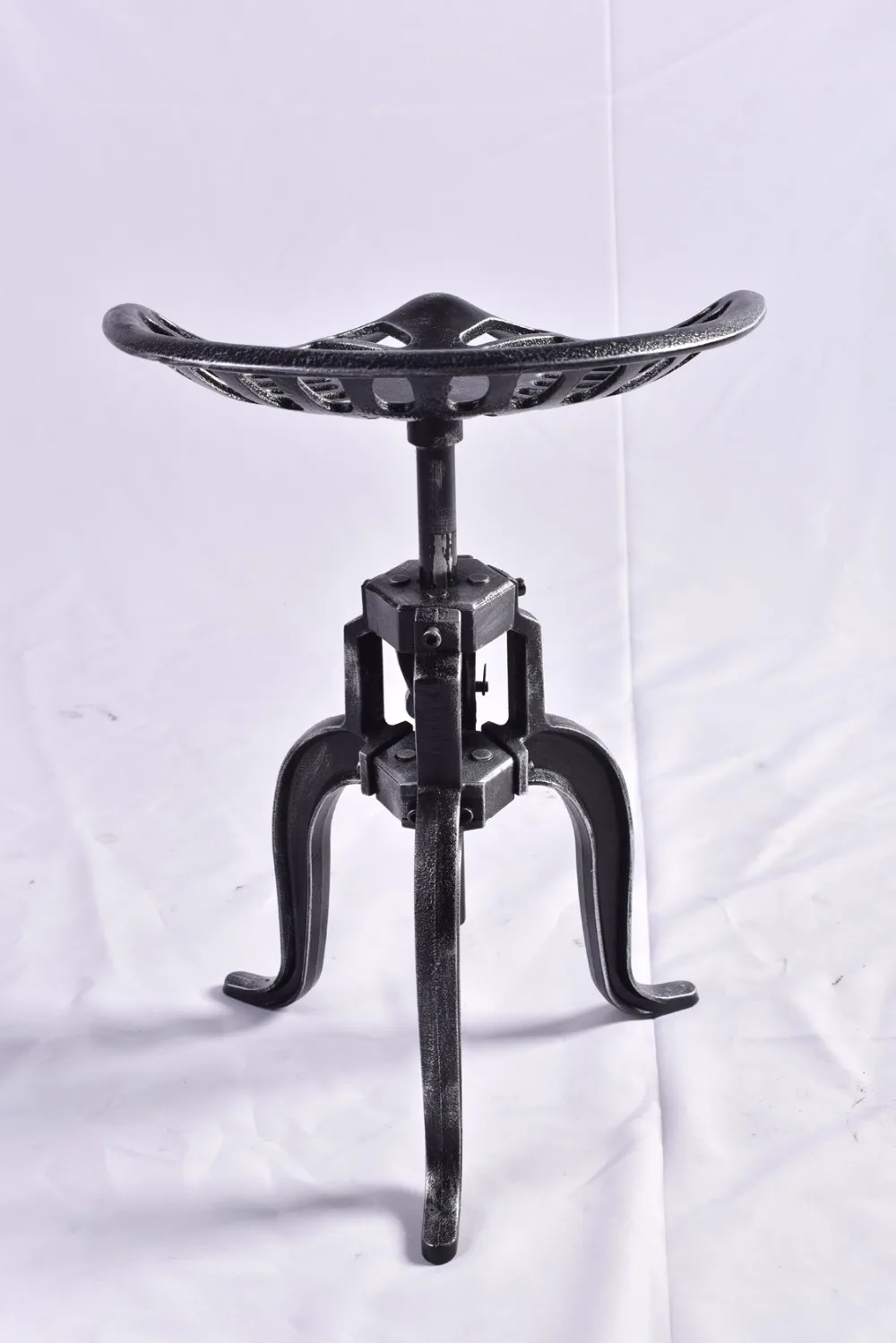 Antique Industrial Farmhouse Bar Stool DIY Crank Handle Cafe Chair Swivel Height Adjustable Three-legged Bar Chair