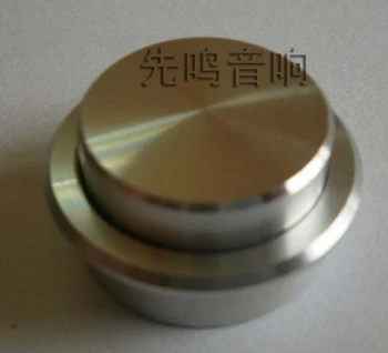 

High-grade aluminum with decorative circle power button
