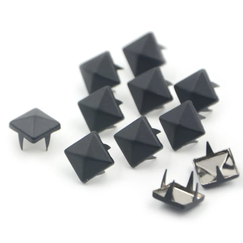 100 pcs 8 mm warna hitam Personas paku keling piramida persegi lonjakan