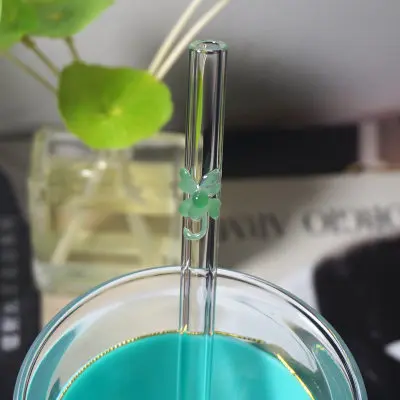straight Lucky Clover