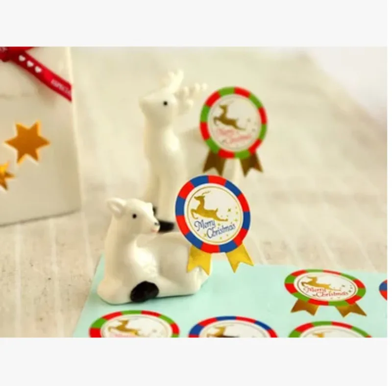 80pcs Badge Shape Bronzing Elk Christmas Gift Seal Label Stickers For X-mas Candy Box Cello Packing Bag Decor
