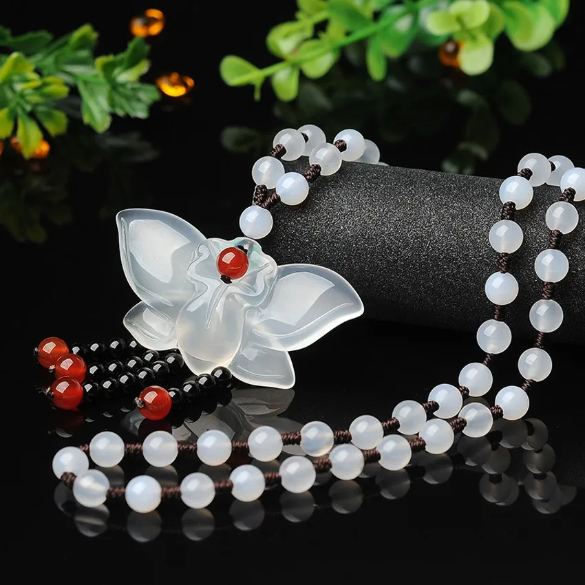 

Drop Shipping Natural DIY Chalcedony Butterfly Necklace Pendant With Chalcedony Beads Chain Sweater Necklace Pendant Jades