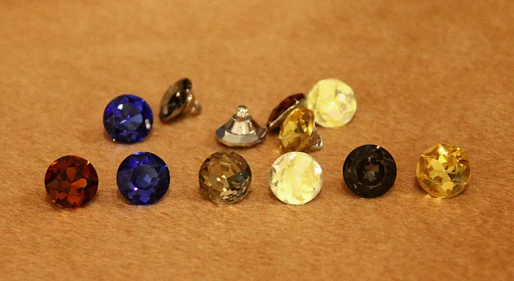 Free shipping 20pcs/lot Transparent buttons high-grade glass buttons of knitting clothing buttons shirt buttons 12mm Free shipping 20pcs/lot Transparent buttons high-grade glass buttons of knitting clothing buttons shirt buttons 12mm