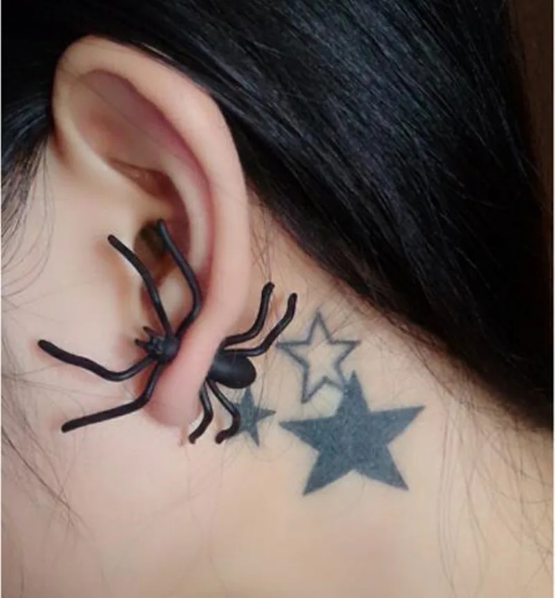 

Before and after the punk street cool personality offbeat black spider with new earrings earrings Korea Funny