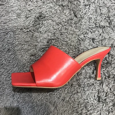 Сандалии на высоком каблуке 7 см с квадратным носком; коллекция года; сезон лето; модная обувь из натуральной кожи; цвет белый, красный; шлепанцы без задника; модельные туфли для женщин - Цвет: Красный