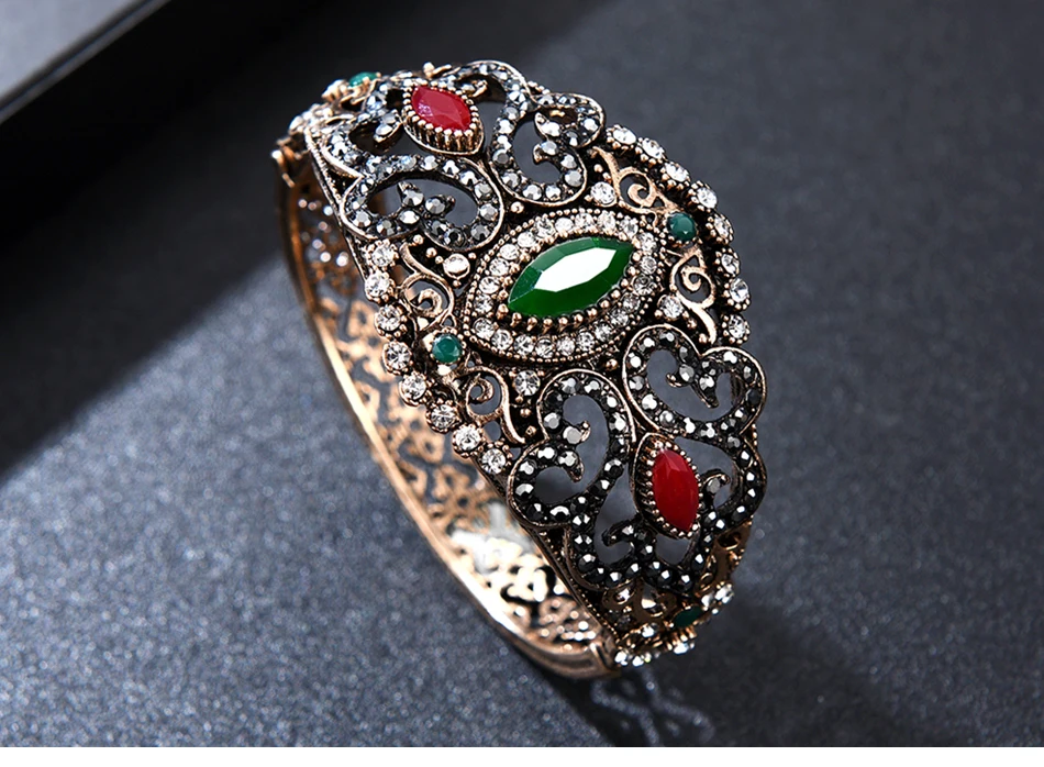 retro-cuff-bangle-for-women_03